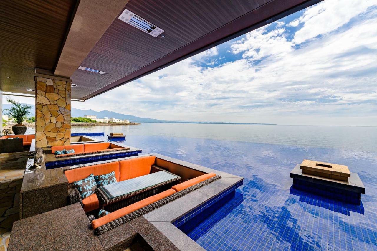 Amane Resort Seikai Beppu Esterno foto Infinity pool at the hotel